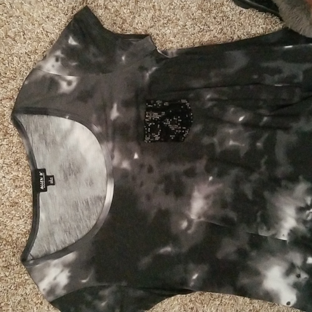 High-Low Tee - Picture 2 of 11